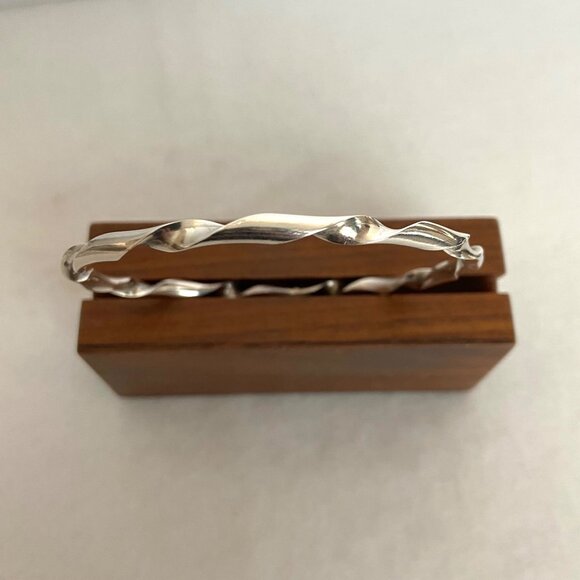 Sterling Silver 925 Twisted Round Bangle Bracelet Size 7.75" - Picture 5 of 16